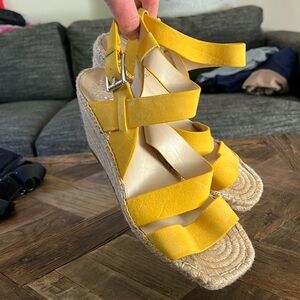 Vince Camuto espadrille Wedges size 8.5